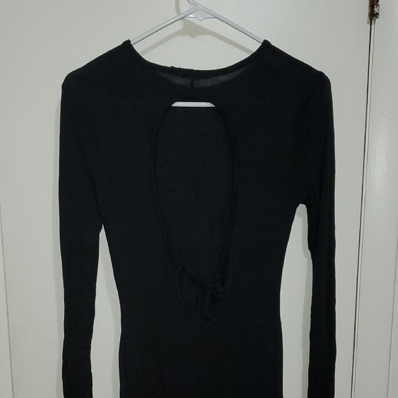 PrettyLittleThing Classic Black Long Sleeve Dress - Picture 3 of 4